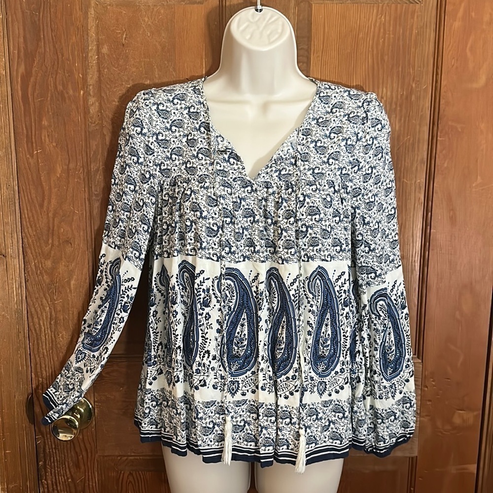 Wild Blue X Sadie Robertson Blue and White Paisley Print Boho Shirt Size Small